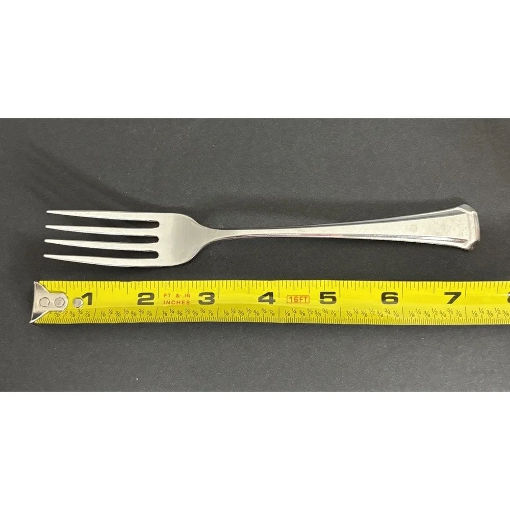 4 Oneida Maestro St. Leger Pieces 1 Dinner Fork 2 Salad Forks 1 Tablespoon